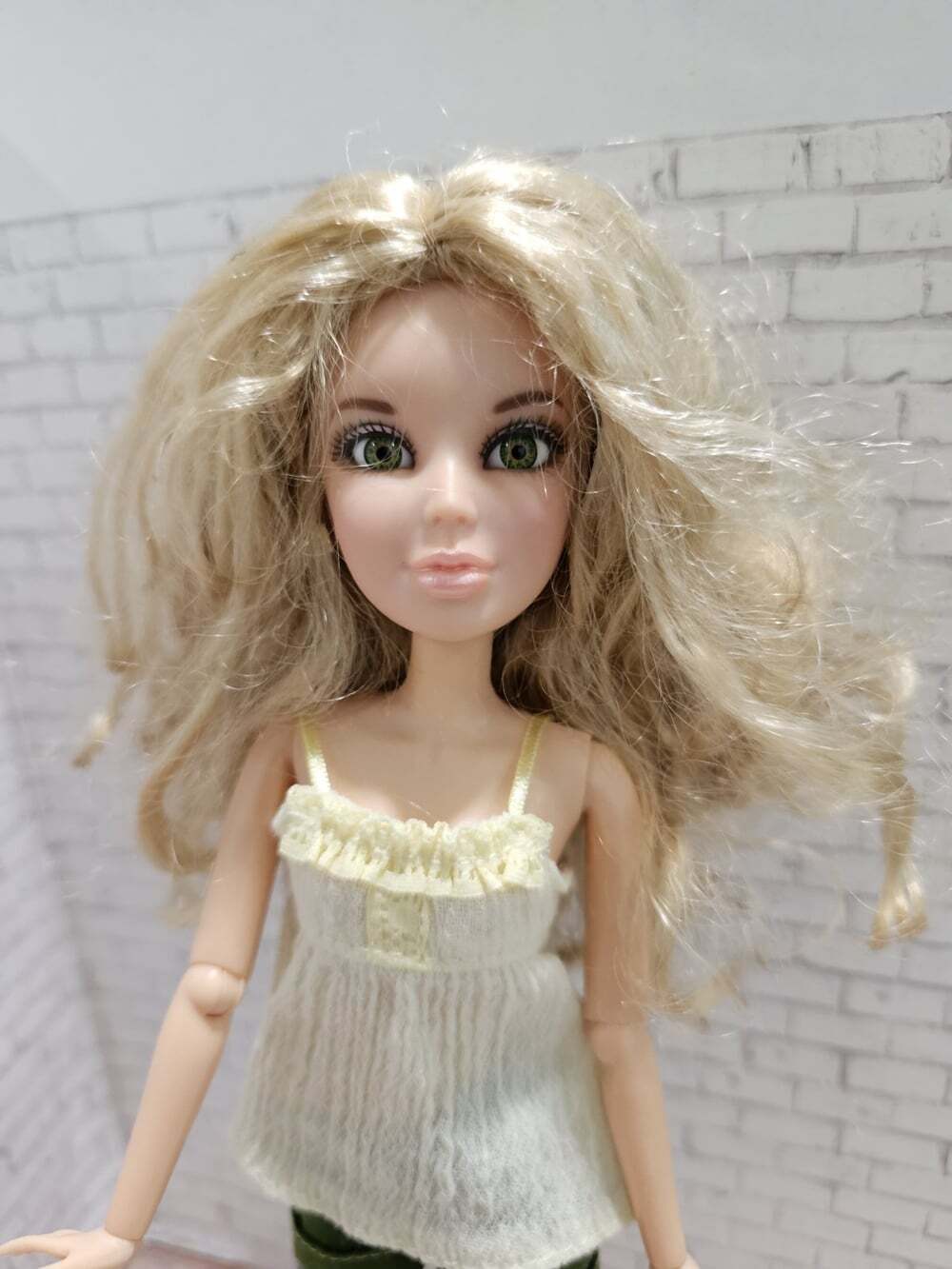 2010 Liv Hayden It’s My Nature Doll Blonde Wig Green Eyes Articulated Spin Maste